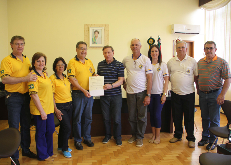 EXECUTIVO RECEBE VISITA DO GOVERNADOR DO LIONS CLUBE